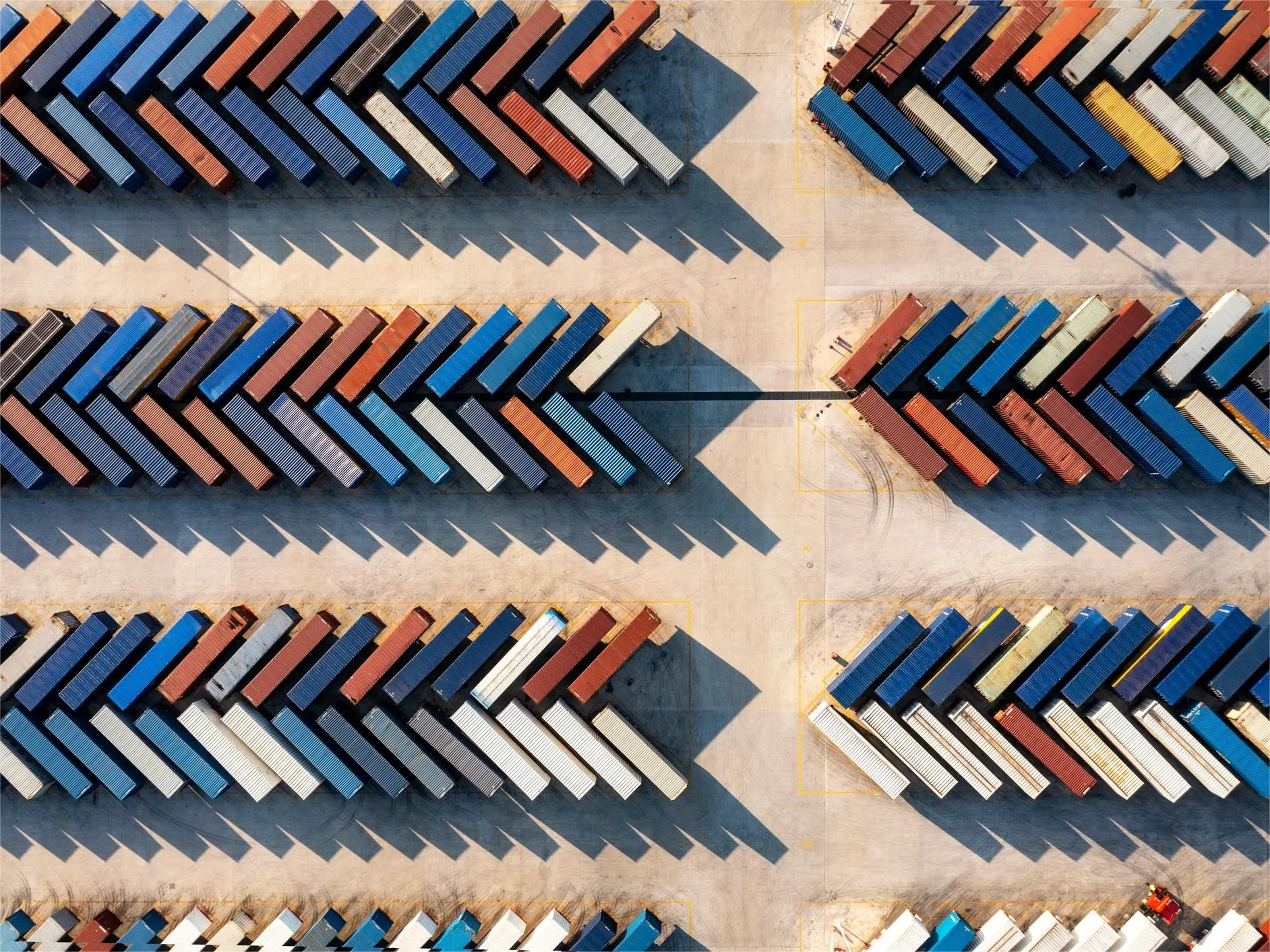 Logistics comparison chart for sea and air freight